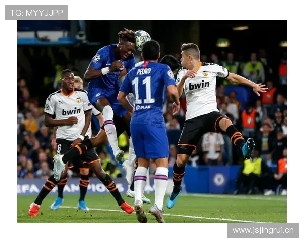 英超焦点战：红魔主场迎战蓝军，双方争夺激烈的顶级竞争状态