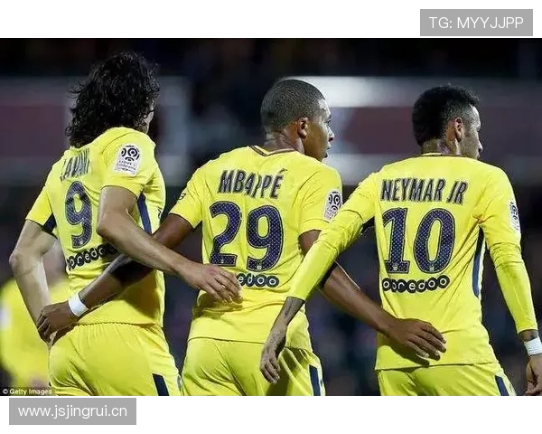 德甲夏季转会窗开启：联赛巨头间引援竞争趋势分析