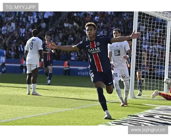 巴黎圣日耳曼关键比赛表现波动,稳定性对争冠形势产生影响