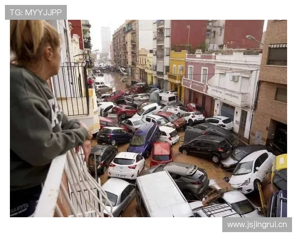 瓦伦西亚球迷抗议持续,主场氛围与俱乐部经营情况面临考验 瓦伦西亚球迷抗议持续,主场氛围与俱乐部经营情况面临考验