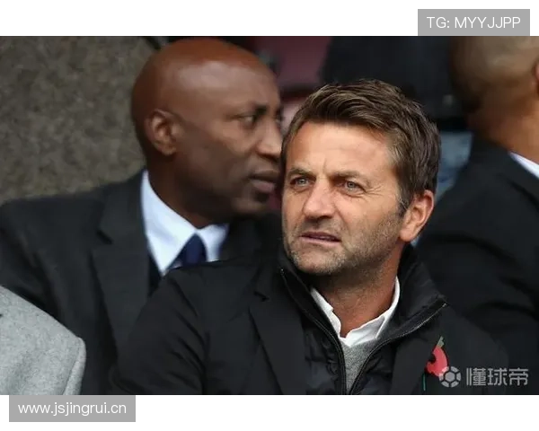 凯恩与希勒历史地位差距解析